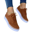 Chaussures de marche femme — semelle compensée et bout fleuri — loisirs