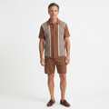 Ensemble deux pièces en maille pour homme — maille géométrique — tenue d’été décontractée