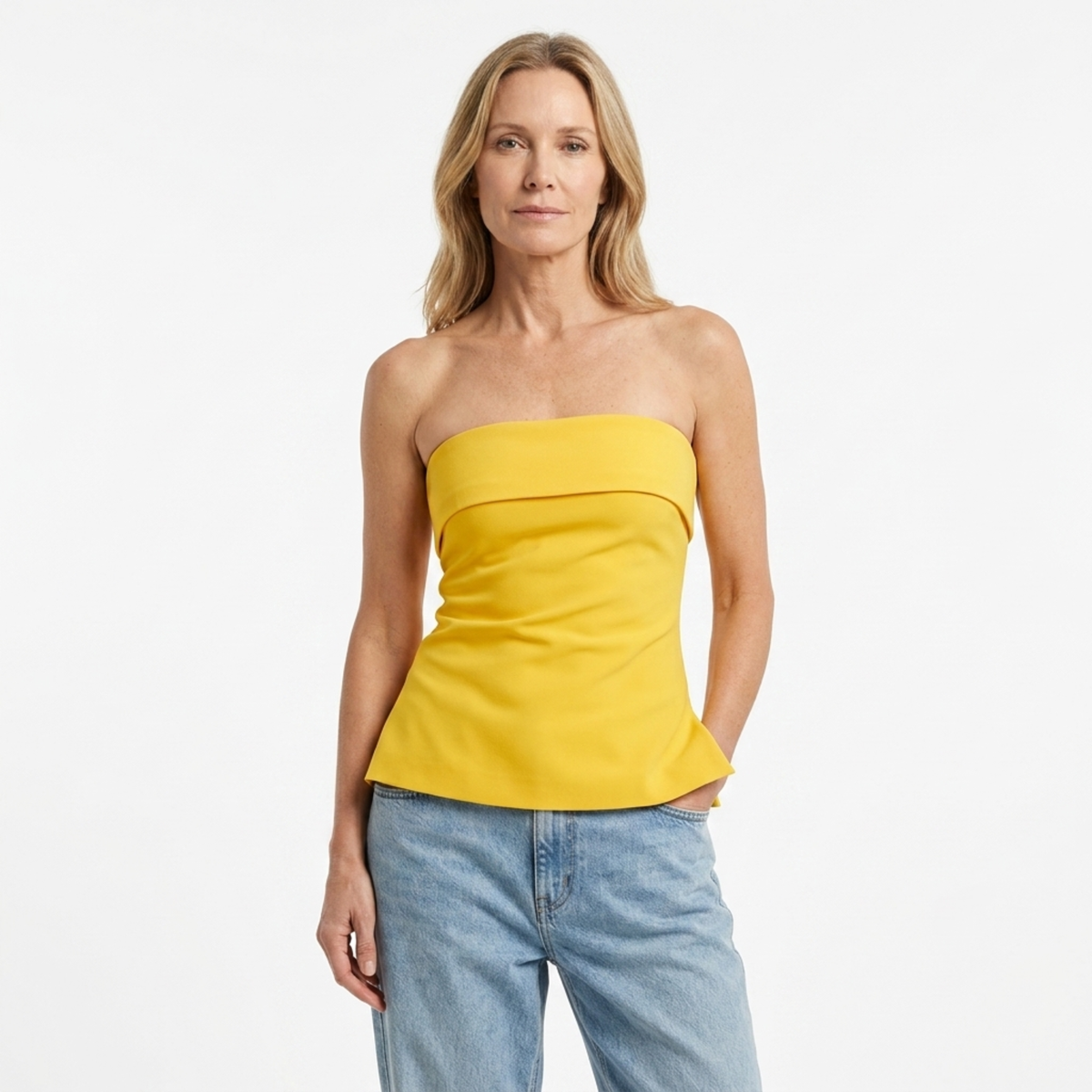 Haut court crop top pour femmes en lin — sans bretelles — plage