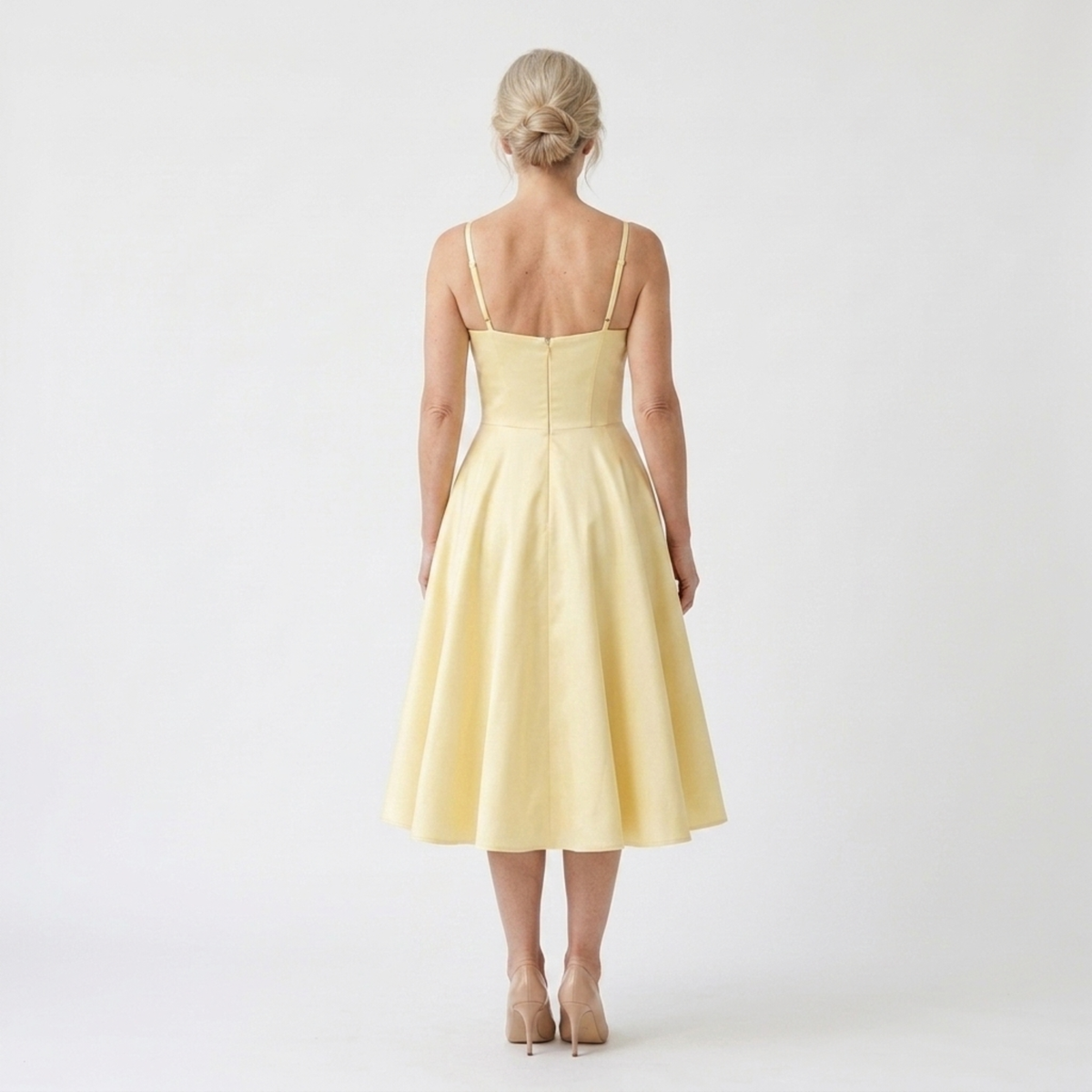 Robe de jour mi-longue — coton extensible et jupe ample à poches