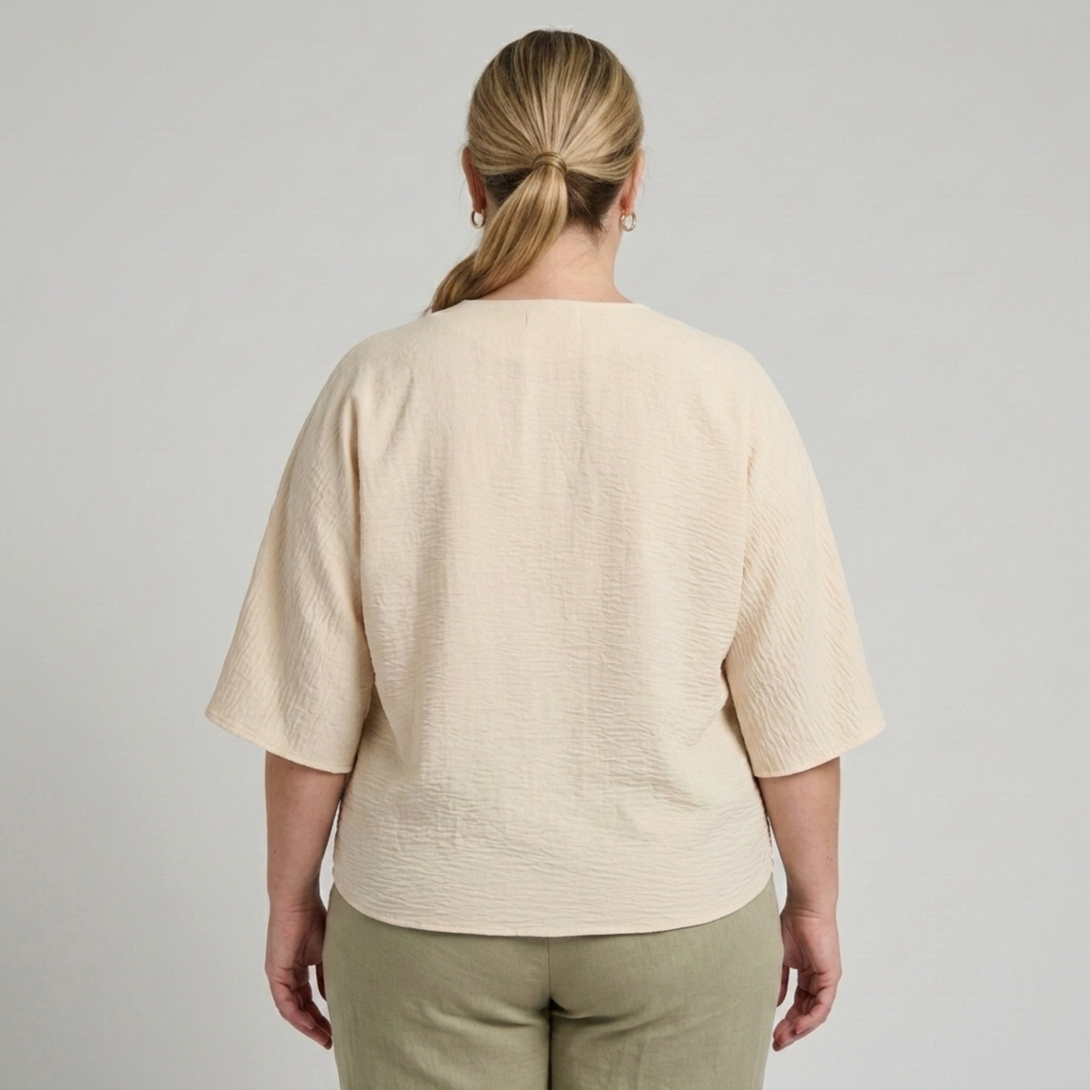 Blouse grande taille pour femme ample avec col en V et manches longues