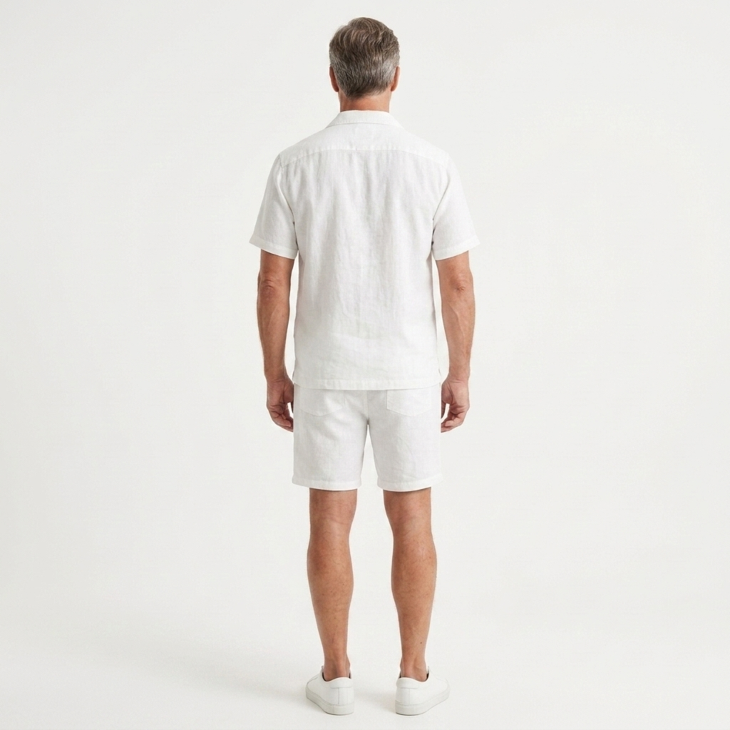 Ensemble en lin homme — chemise manches courtes et short — été et plage