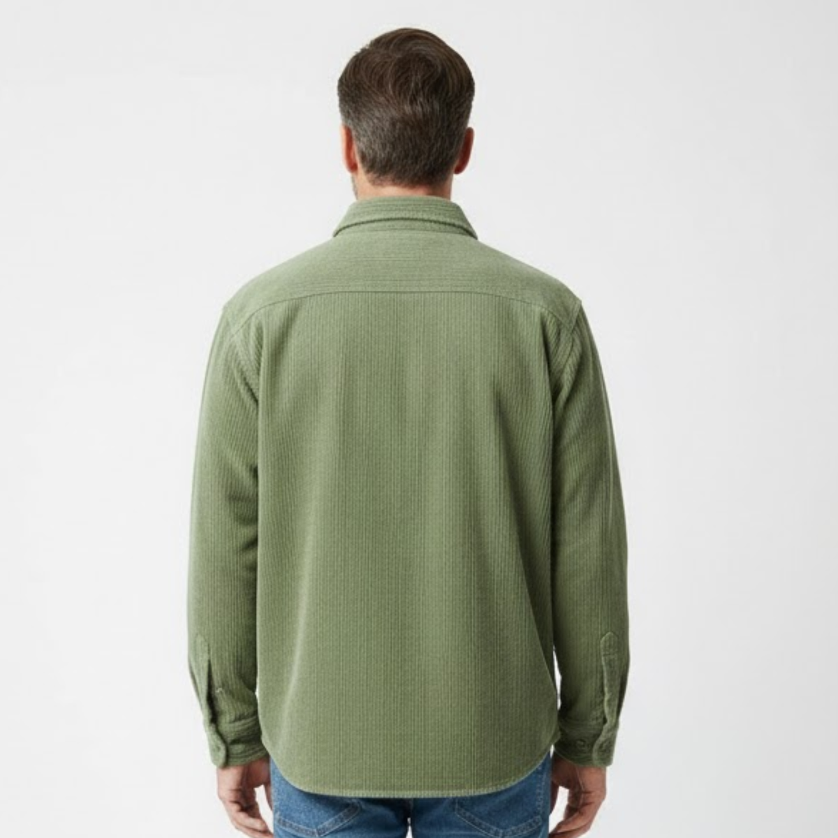 Chemise en velours côtelé pour homme avec col rabattu et poche poitrine
