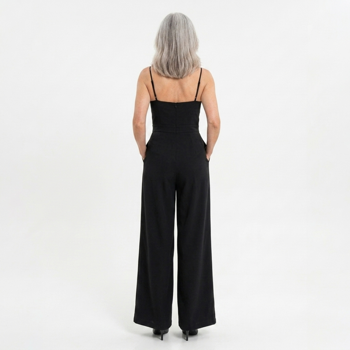 Combinaison femme taille haute — jambes larges et décolleté cœur — soirée