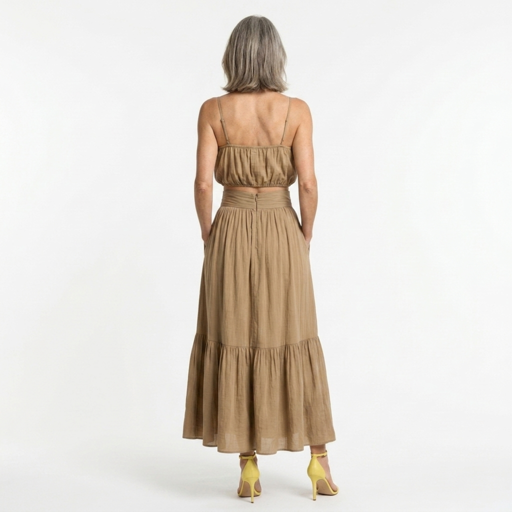 Ensemble crop top pour femmes et jupe longue — silhouette fluide — plage