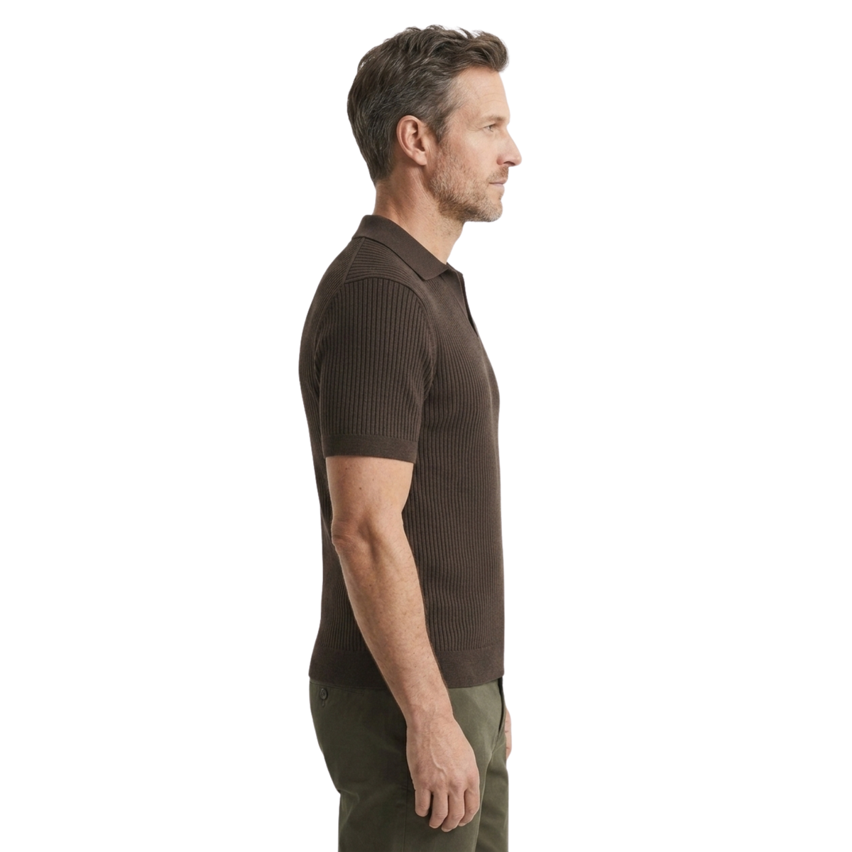 Polo en maille pour homme — col ouvert et texture côtelée — style estival