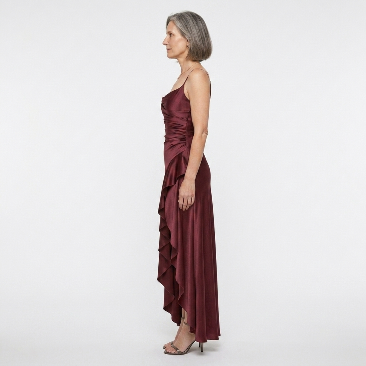 Robe longue femme — satin à ourlet asymétrique et volants | soirée chic