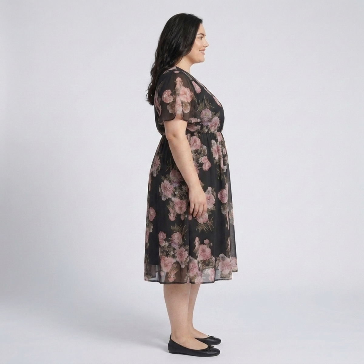 Robe mi-longue grande taille pour femme à col croisé et manches papillon