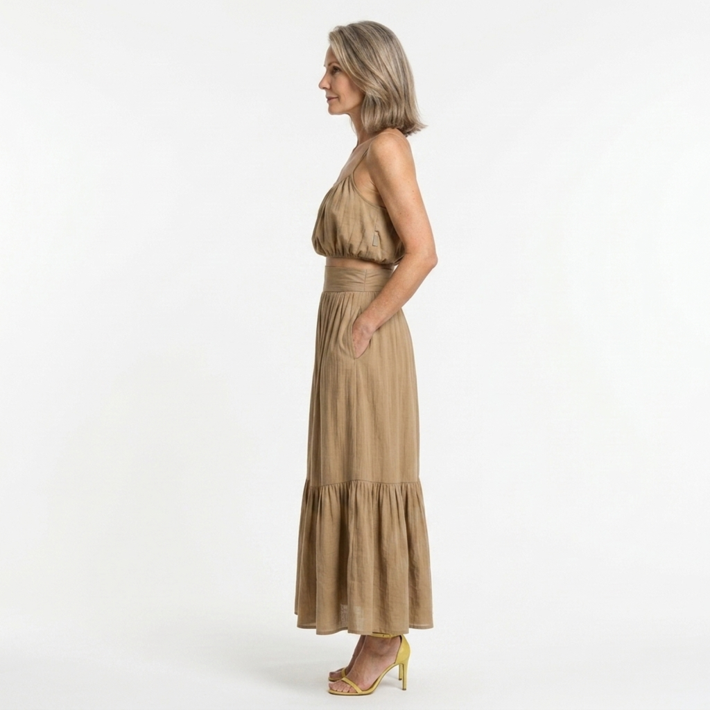 Ensemble crop top pour femmes et jupe longue — silhouette fluide — plage