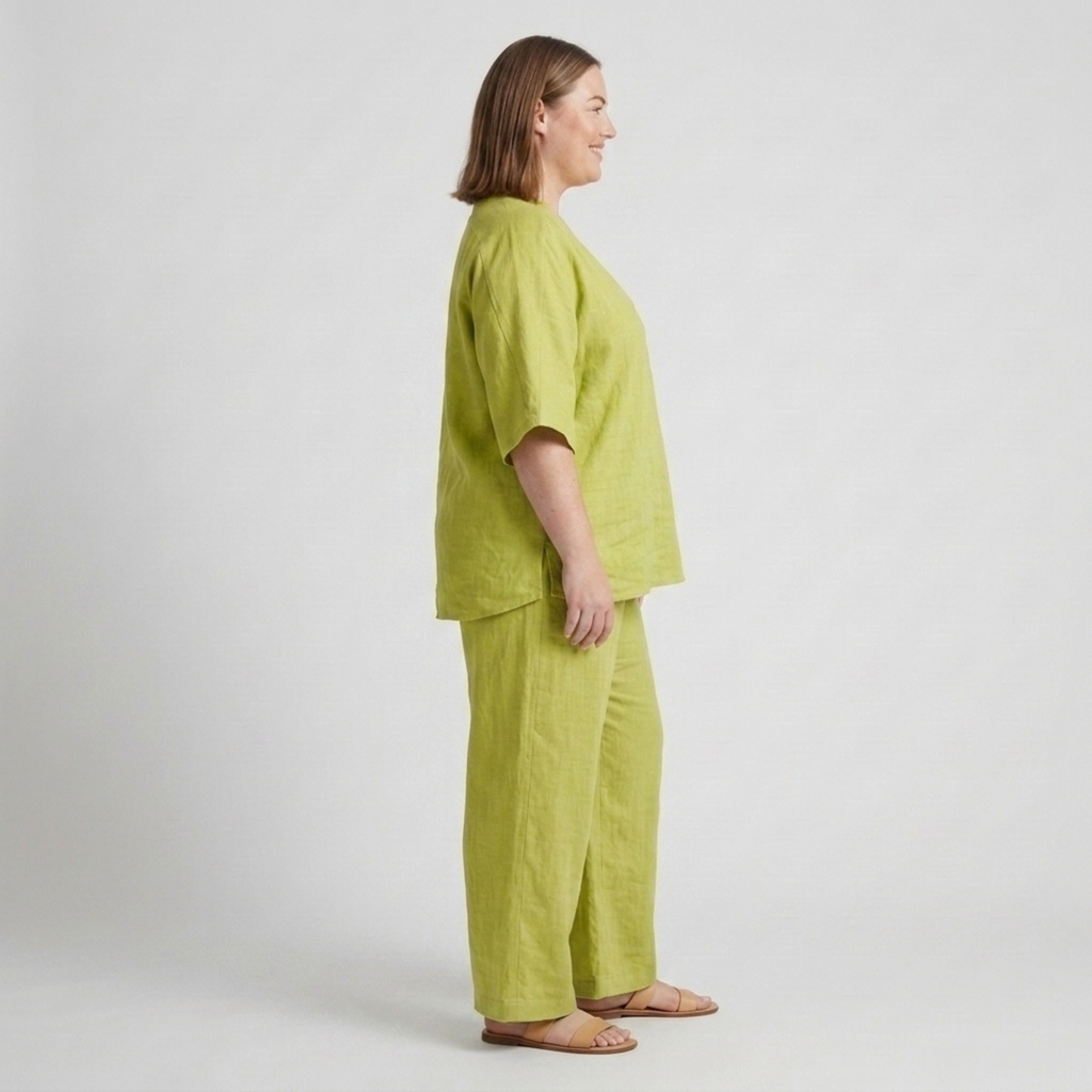 Ensemble deux pièces grande taille pour femme avec haut ample à col en v et pantalon fluide