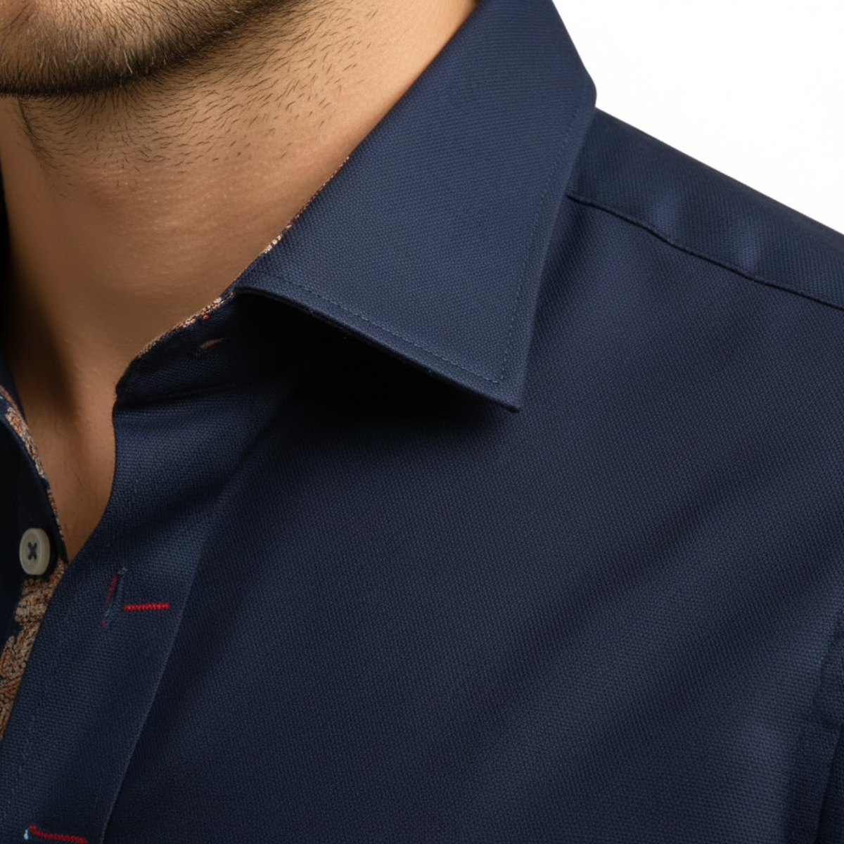 Chemise habillée cintrée à manches longues pour homme avec col et poignets contrastés
