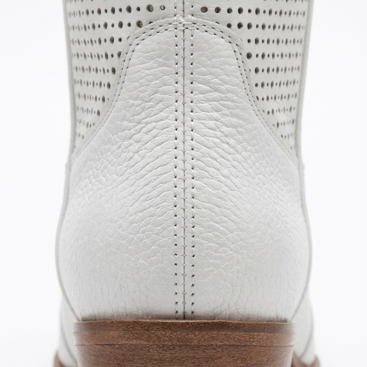 Bottines cowboy femme — en cuir — mi-mollet — usage quotidien