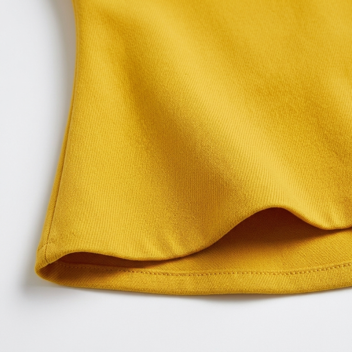 Haut court crop top pour femmes en lin — sans bretelles — plage