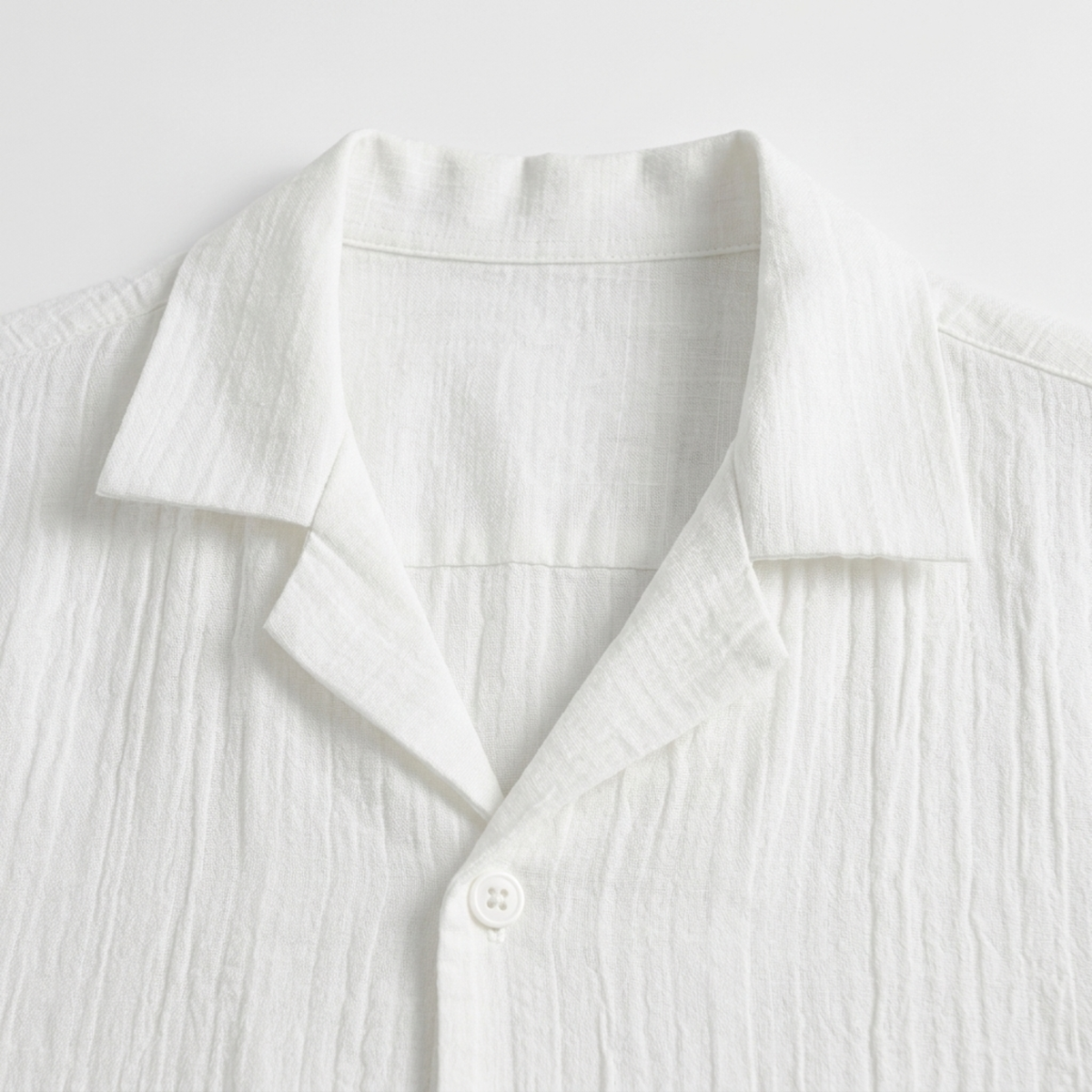 Ensemble en lin homme — chemise manches courtes et short — été et plage