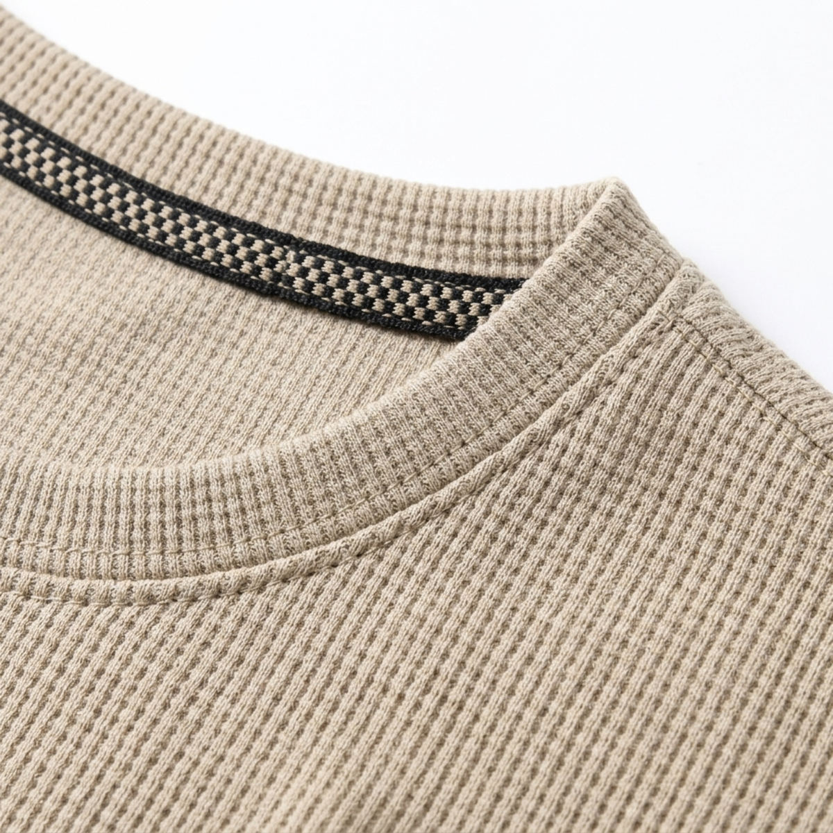 T-shirt en maille gaufrée pour homme — coupe décontractée ajustée — style casual quotidien
