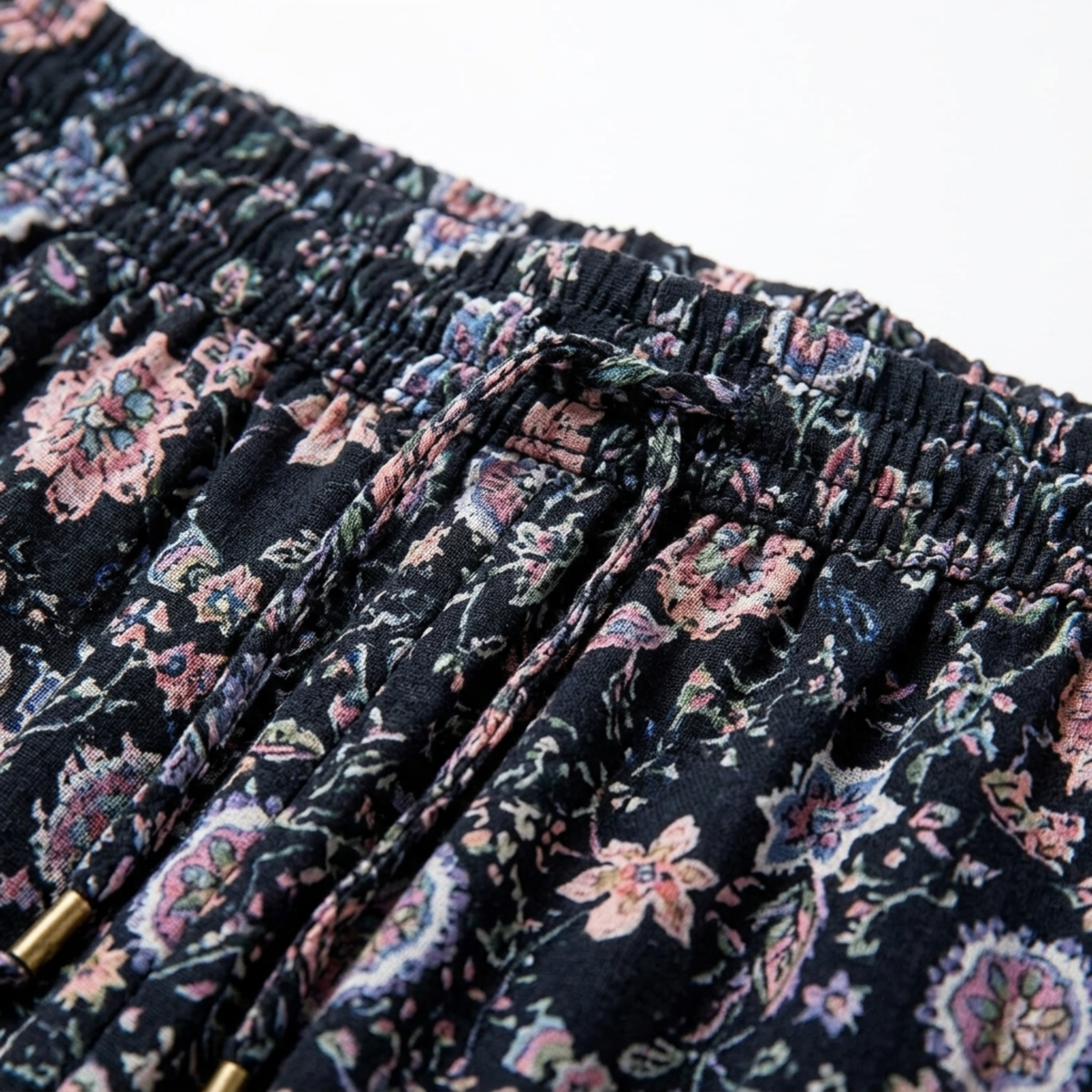 Jupe maxi longue fleurie — taille haute à lacets — tenue de plage