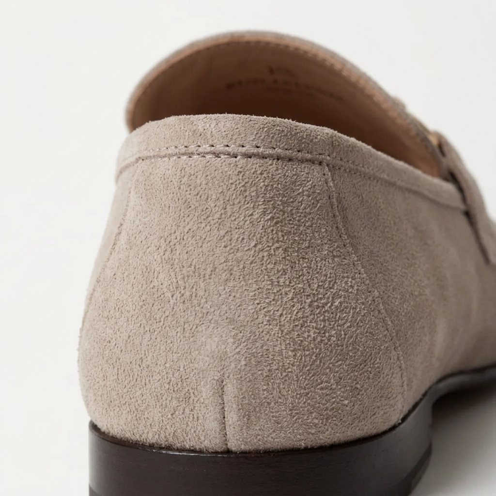 Mocassins en daim homme — détail mors — bureau et cérémonie