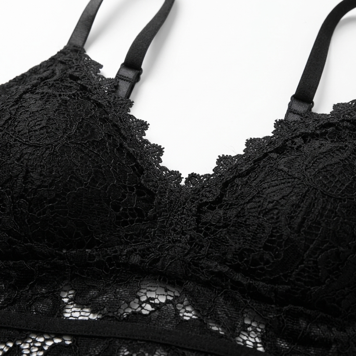 Haut court crop top pour femmes en dentelle — col en v — sortie chic