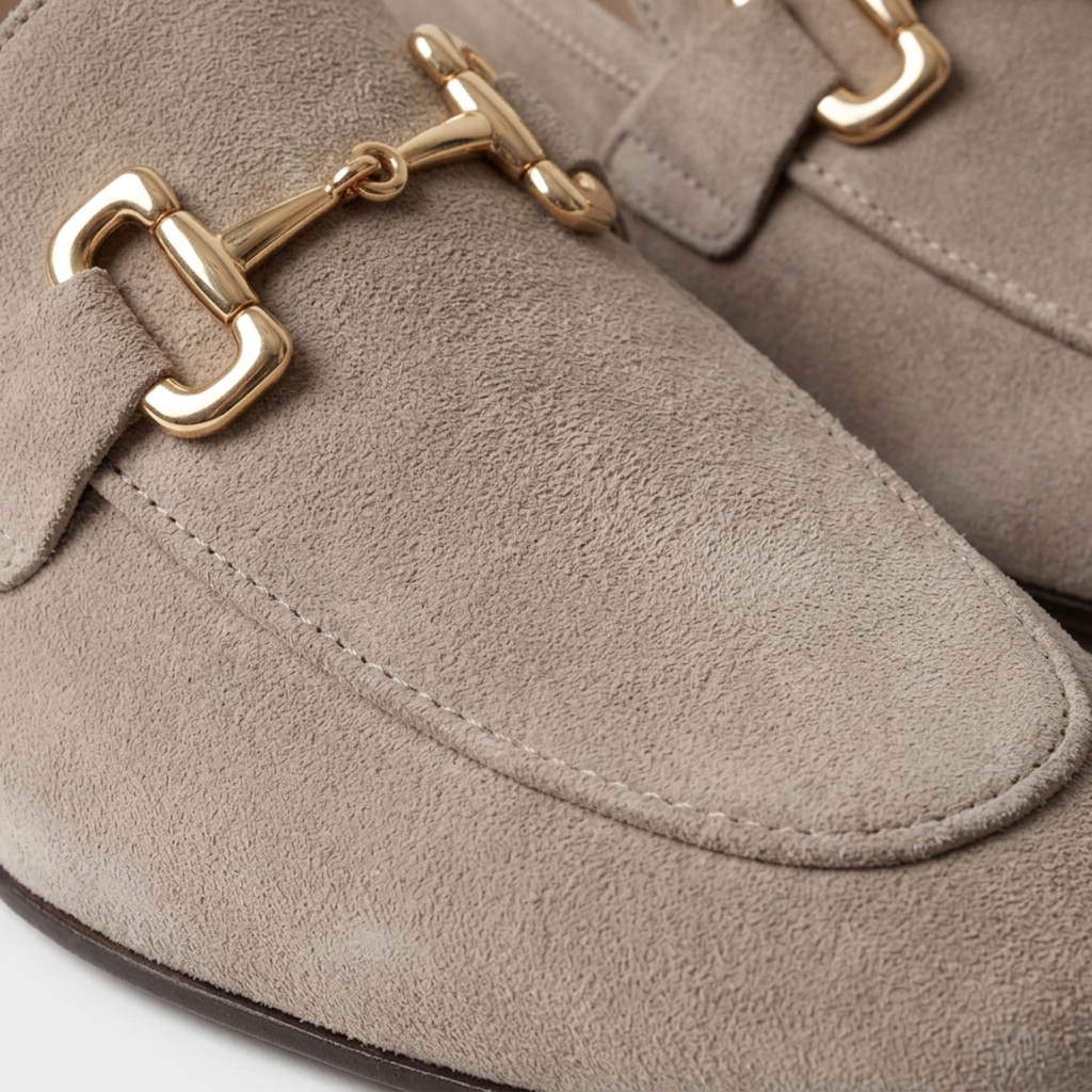 Mocassins en daim homme — détail mors — bureau et cérémonie