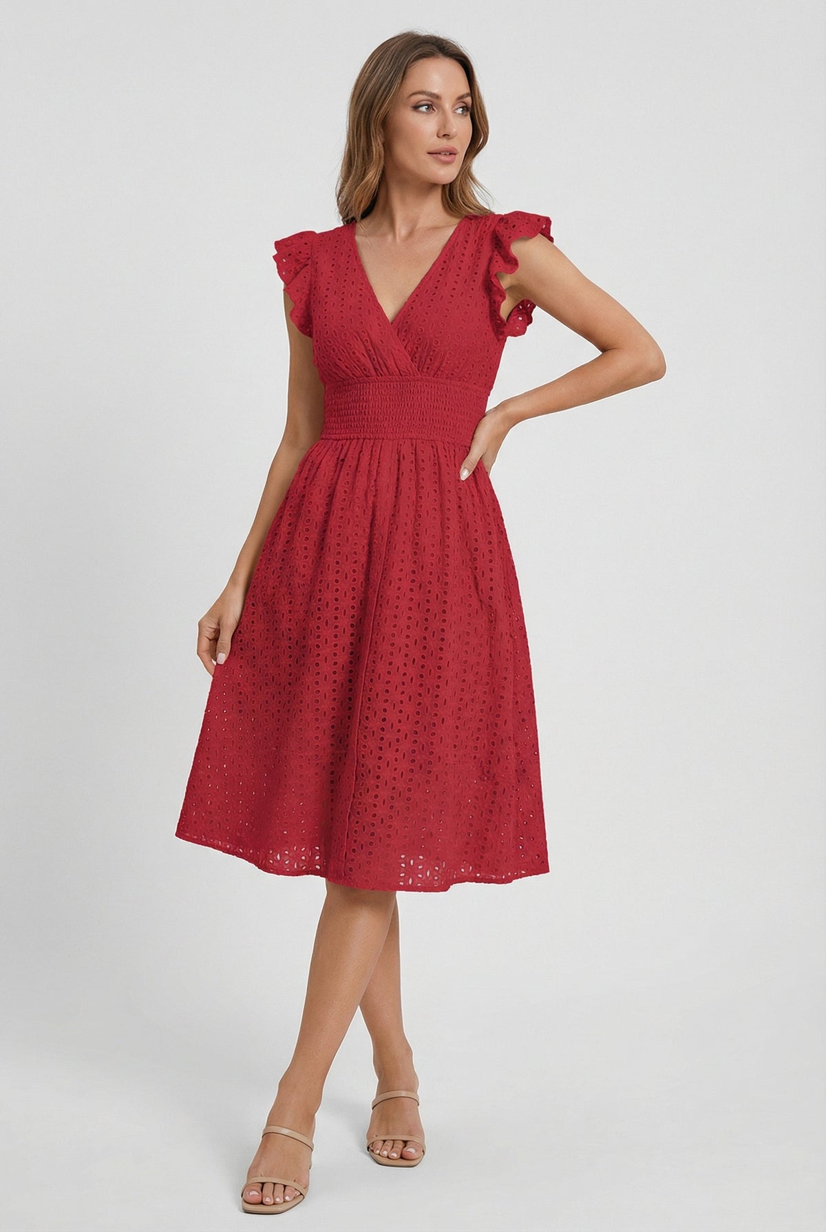 Vêtement mi-long pour femme - robe trapèze ajourée à taille smockée | vacances