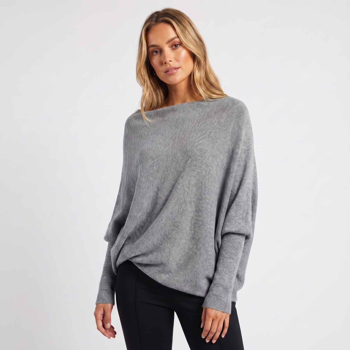 Pull Femme – Manches Chauve-Souris et Silhouette Oversize Décontractée