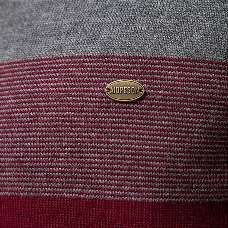 Pull Zippé Homme – Col Montant et Coupe Ajustée au Style Intemporel